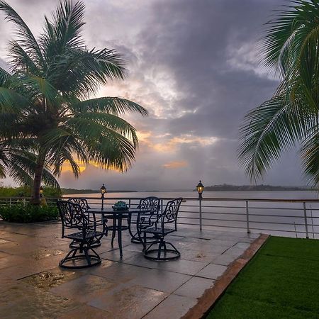 Deltin Palms Riverfront Panaji Exterior photo